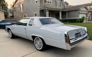 Cadillac-coupe-deville-1979-grey-2