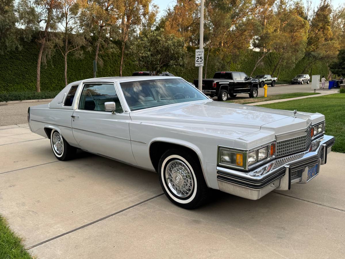 Cadillac-coupe-deville-1979-grey-3