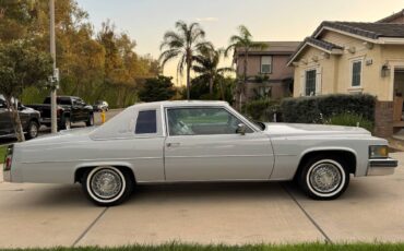 Cadillac-coupe-deville-1979-grey-4