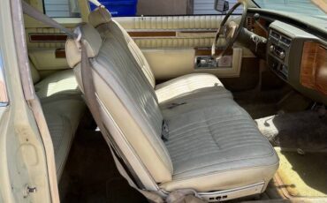 Cadillac-coupe-deville-1981-yellow-3