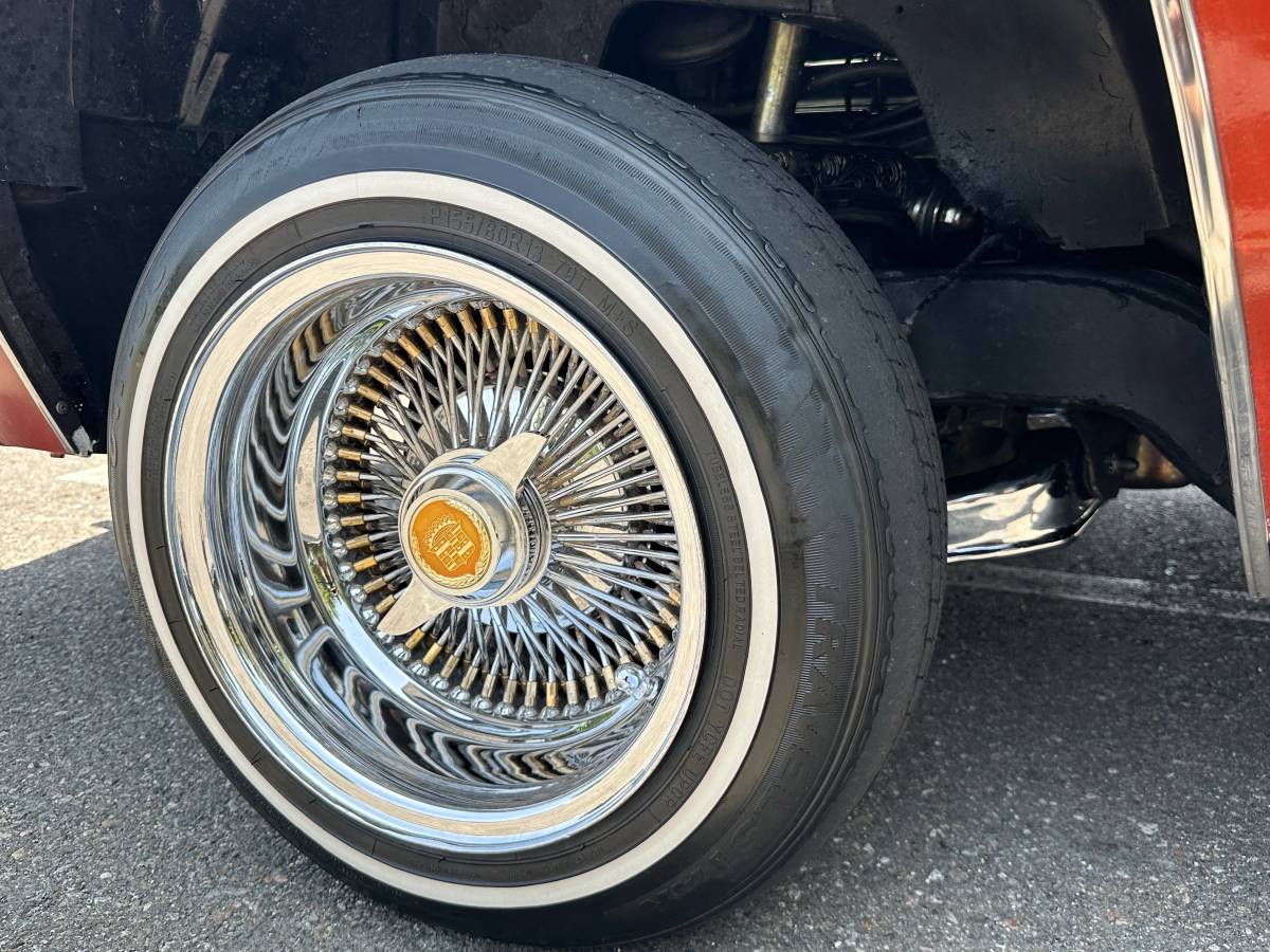 Cadillac-coupe-deville-1983-5