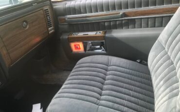 Cadillac-coupe-deville-1984-10