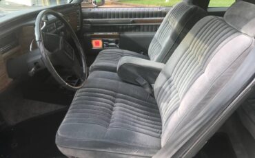 Cadillac-coupe-deville-1984-7