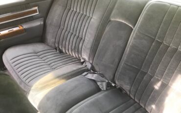 Cadillac-coupe-deville-1984-8