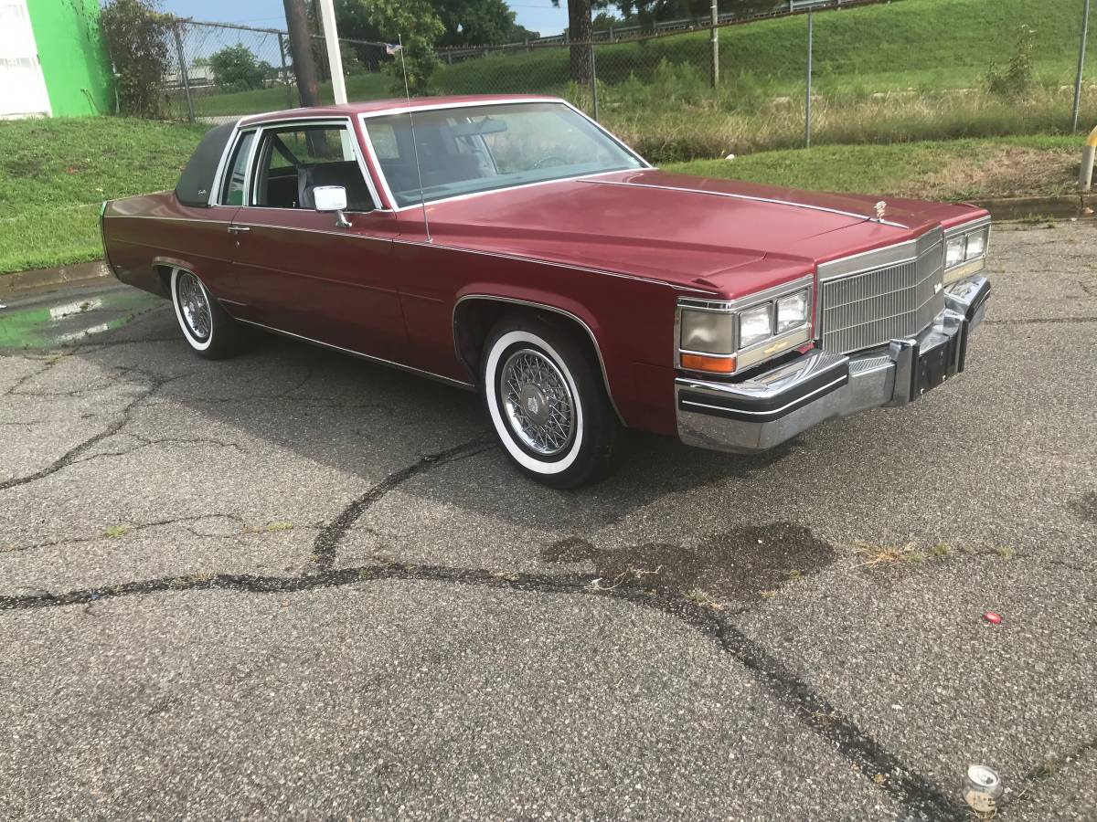 Cadillac-coupe-deville-1984