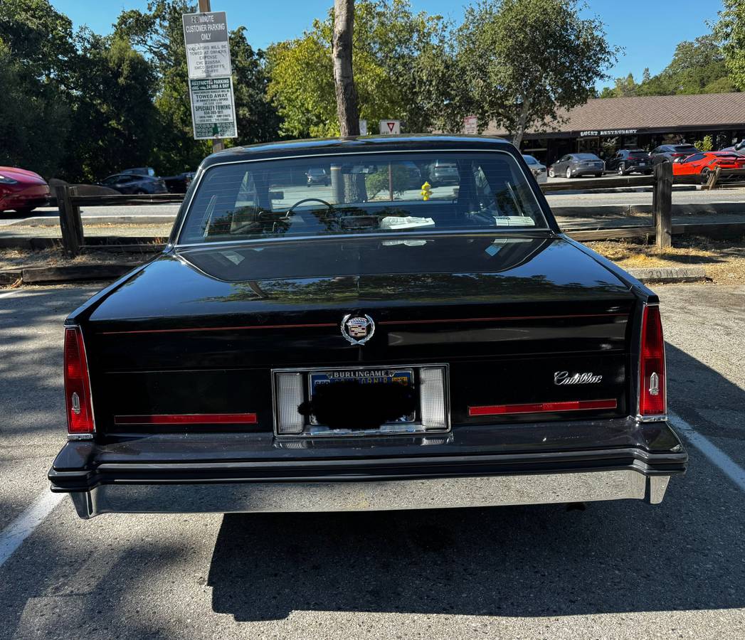 Cadillac-coupe-deville-1985-black-3