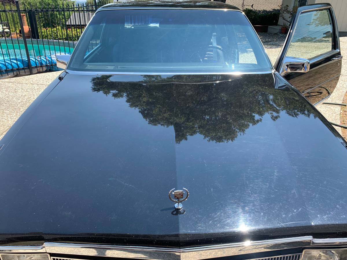 Cadillac-coupe-deville-1985-black-5