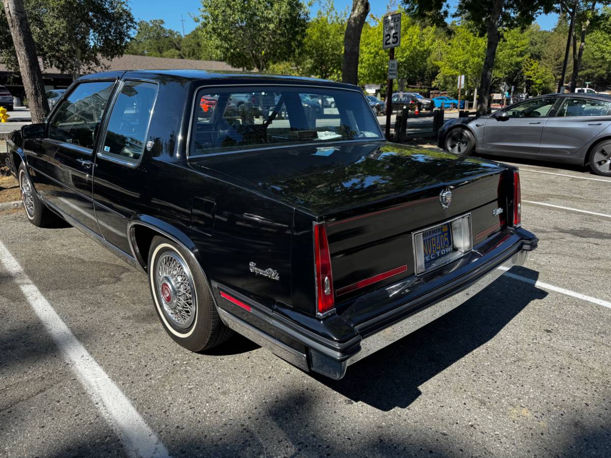Cadillac-coupe-deville-1985-black-6