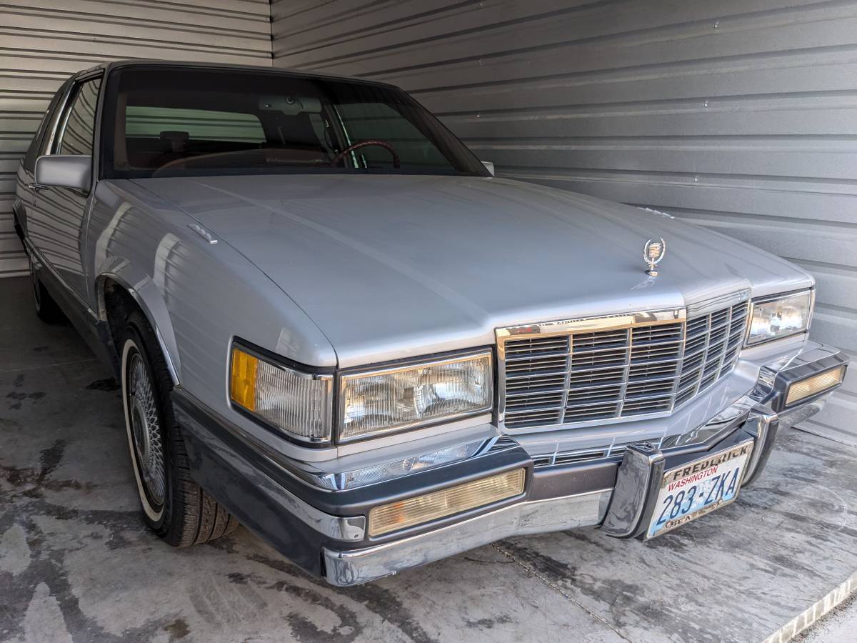 Cadillac-coupe-deville-1991-1