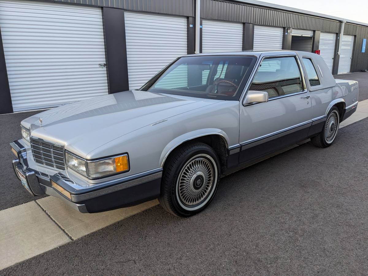 Cadillac-coupe-deville-1991-2