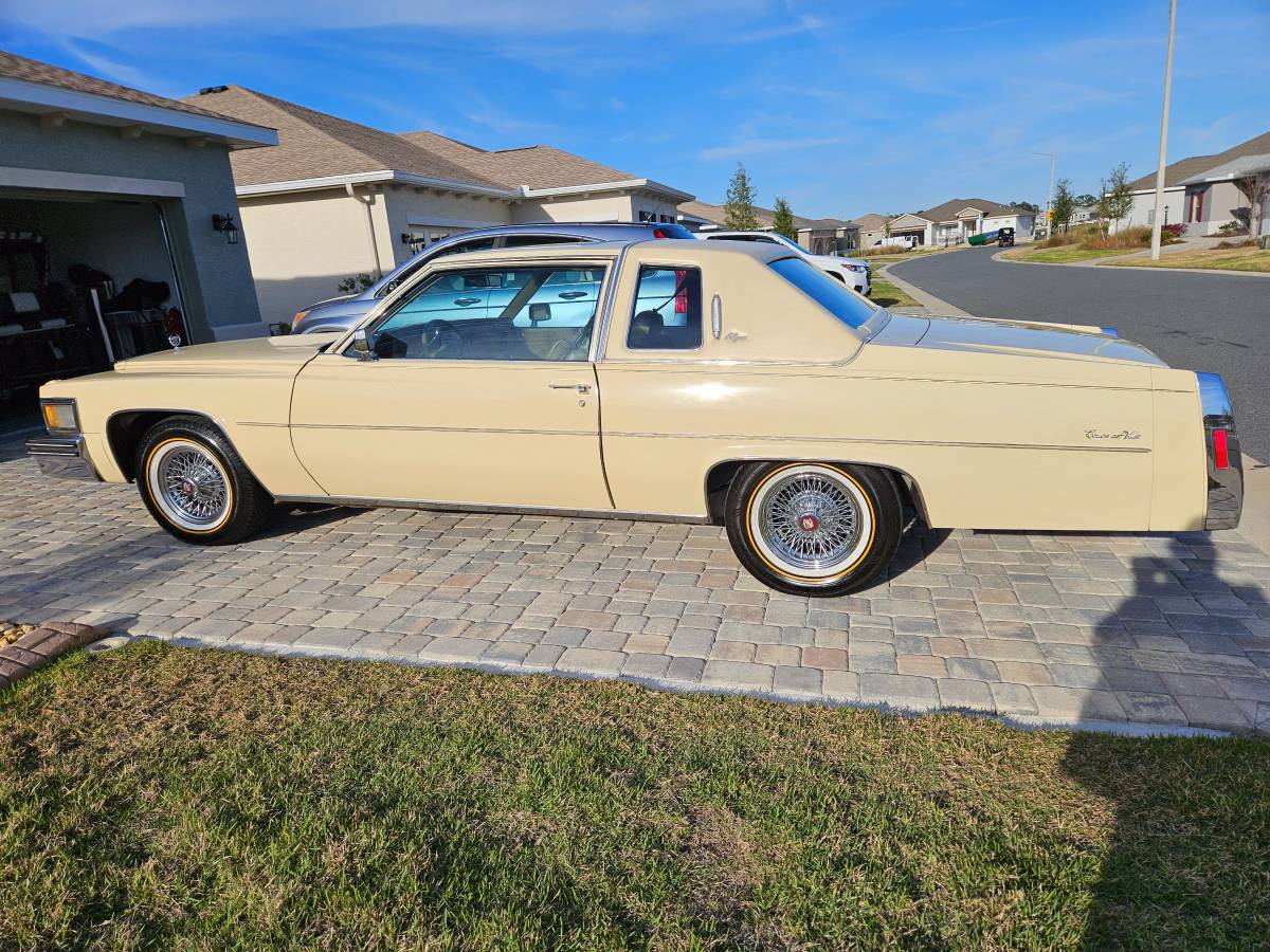 Cadillac-coupe-deville-delegence-1979-yellow-3
