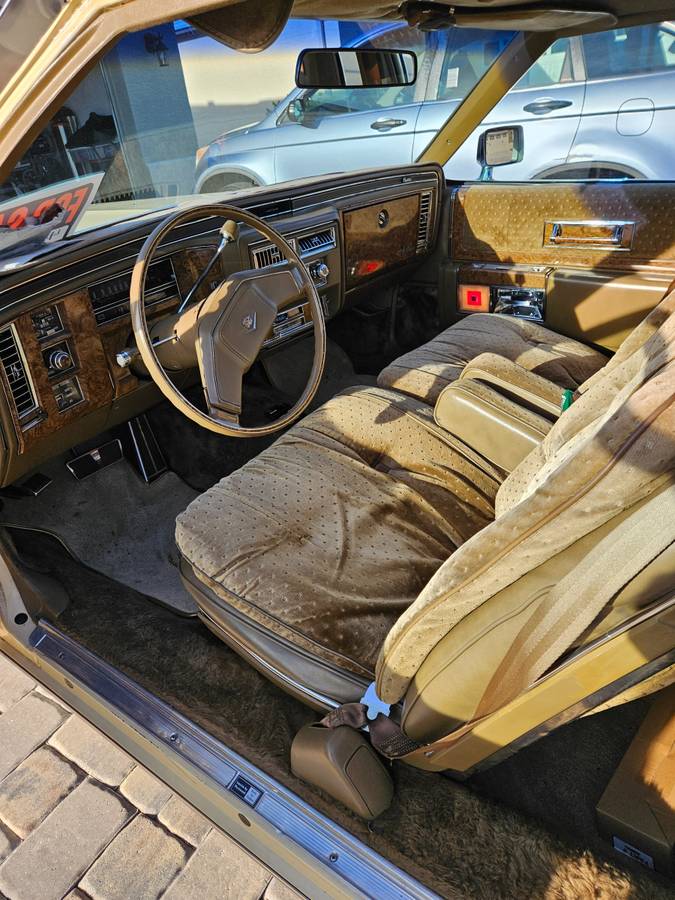 Cadillac-coupe-deville-delegence-1979-yellow-7