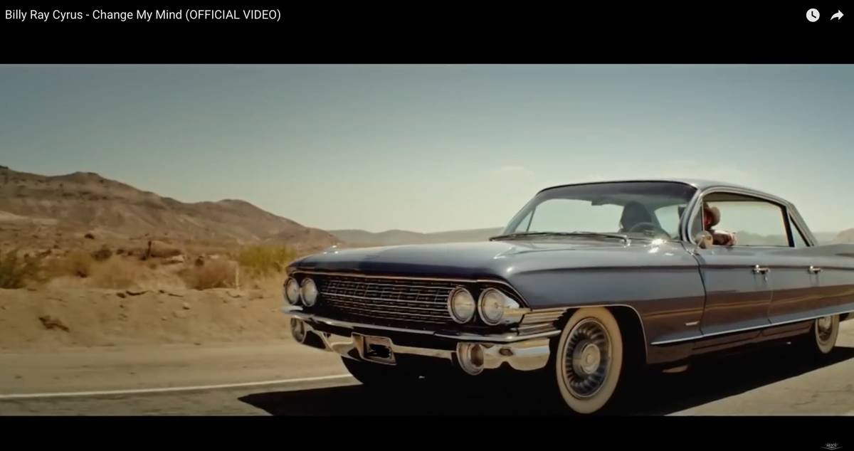 Cadillac-deville-1961-blue-18