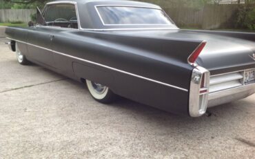 Cadillac-deville-1963-black-12