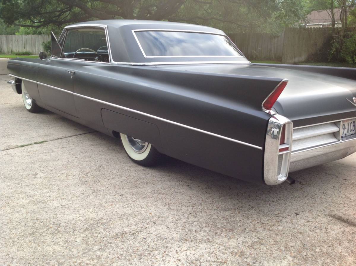 Cadillac-deville-1963-black-12