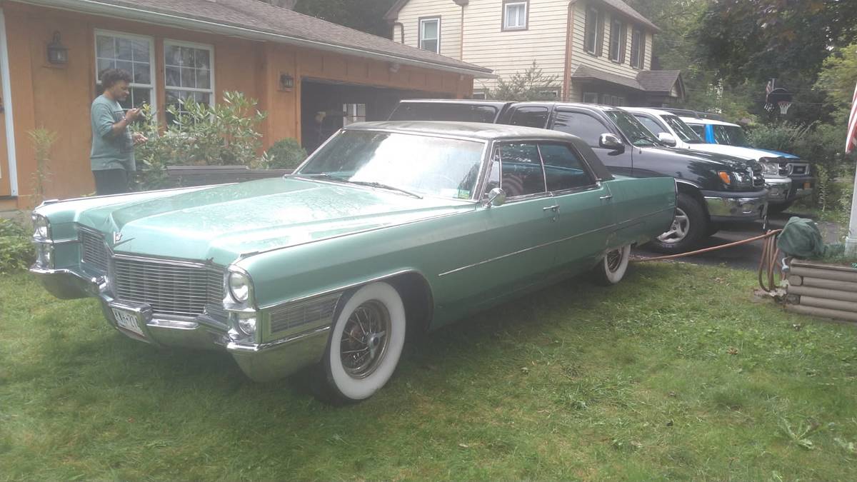 Cadillac-deville-1965-green