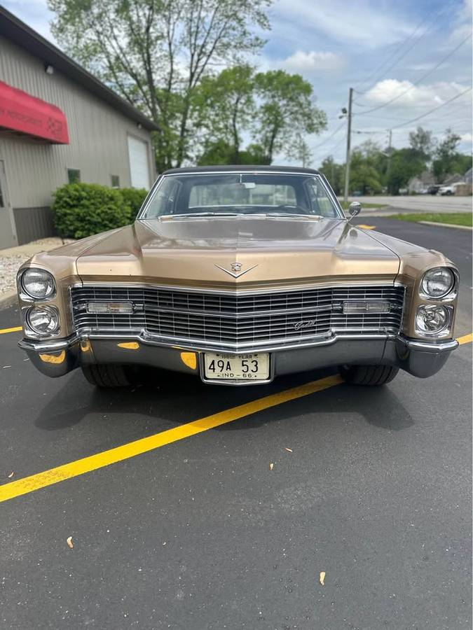 Cadillac-deville-1966-custom-18