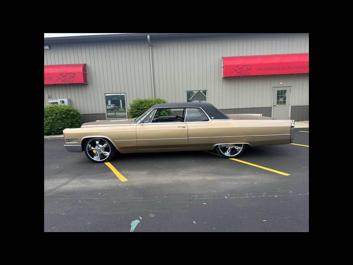 Cadillac-deville-1966-custom-19