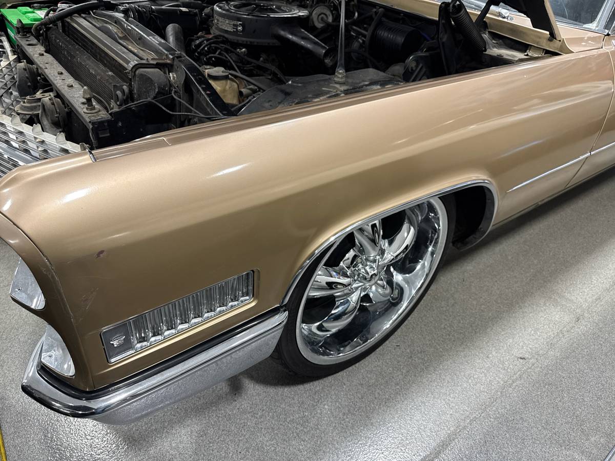 Cadillac-deville-1966-custom-6