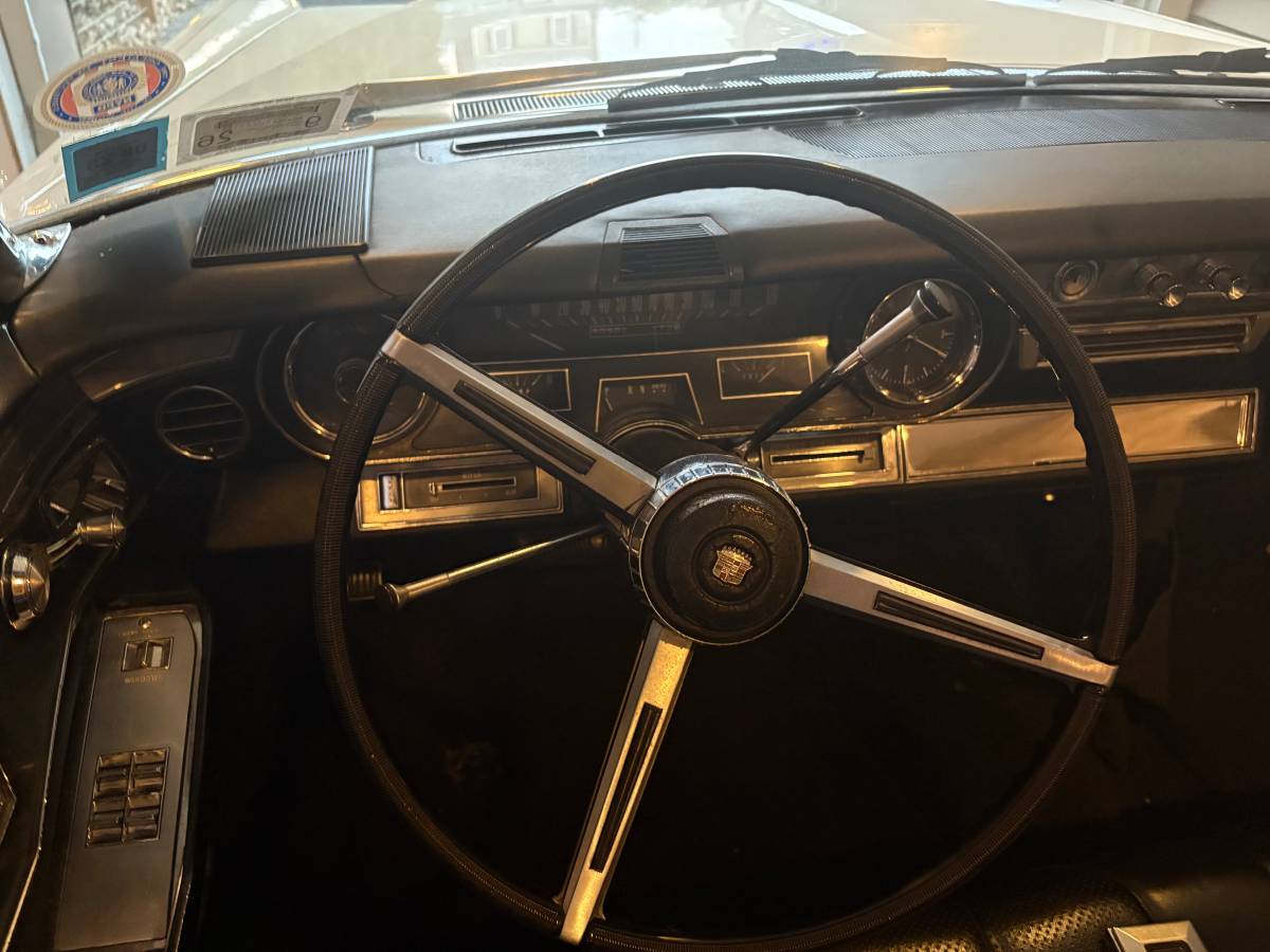 Cadillac-deville-1966-white-5