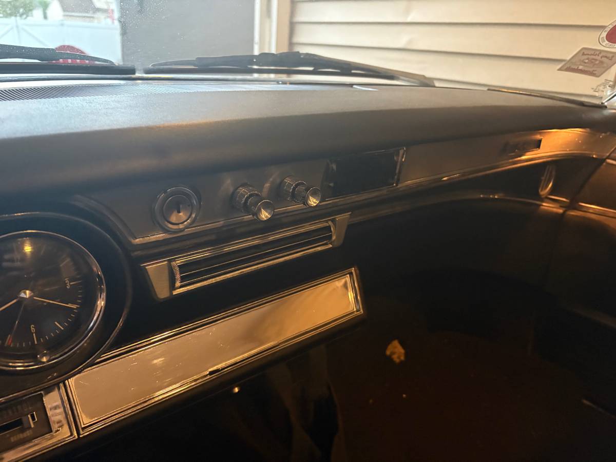 Cadillac-deville-1966-white-6