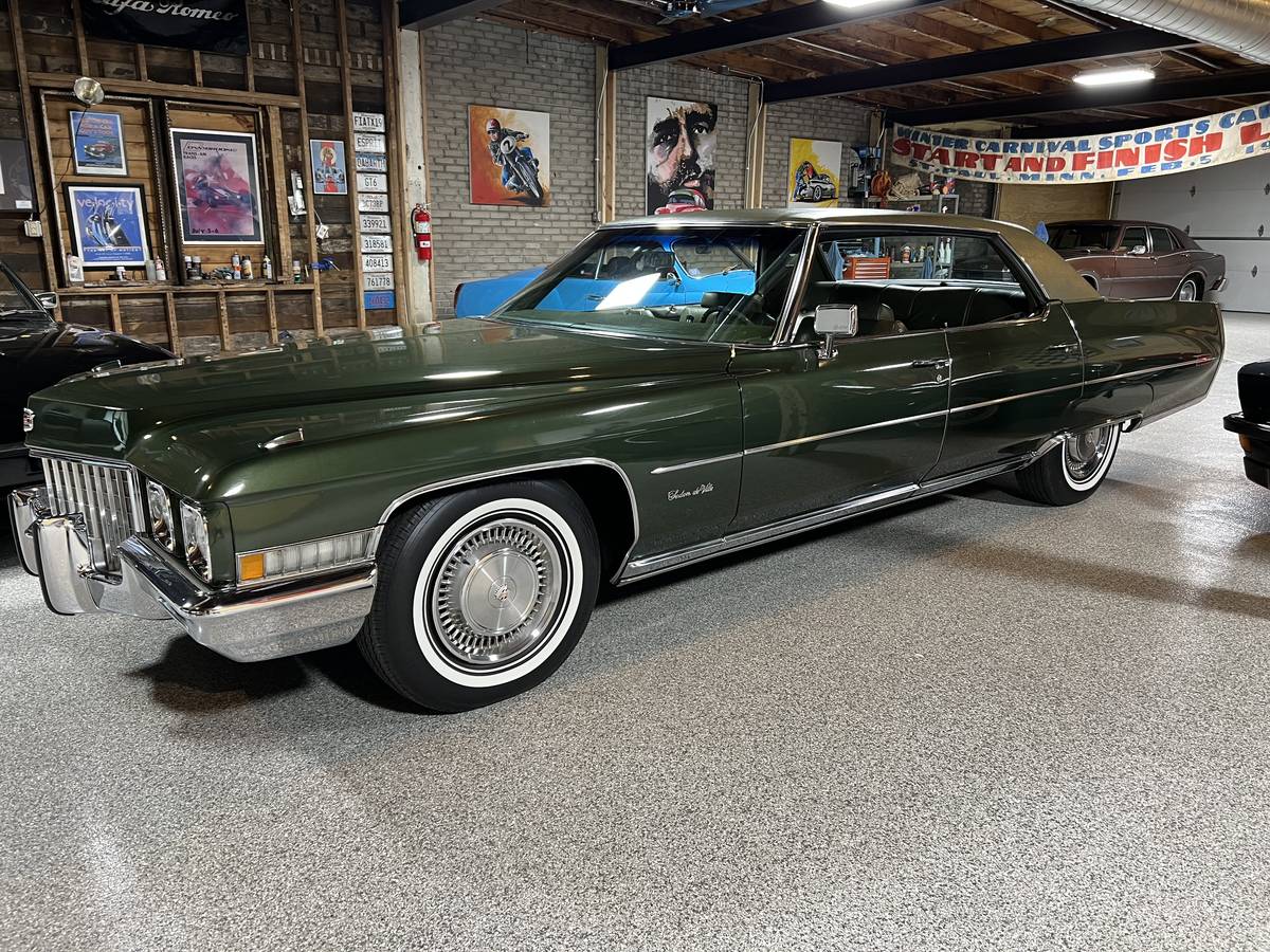Cadillac-deville-1971-green-1