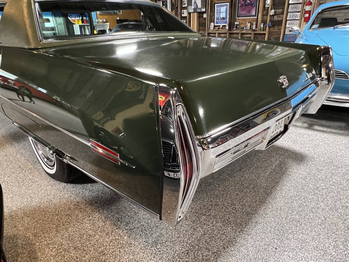 Cadillac-deville-1971-green-10