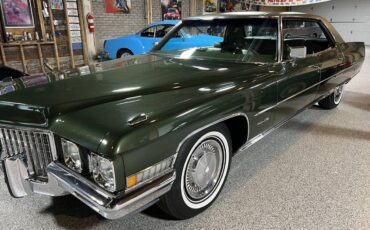 Cadillac-deville-1971-green