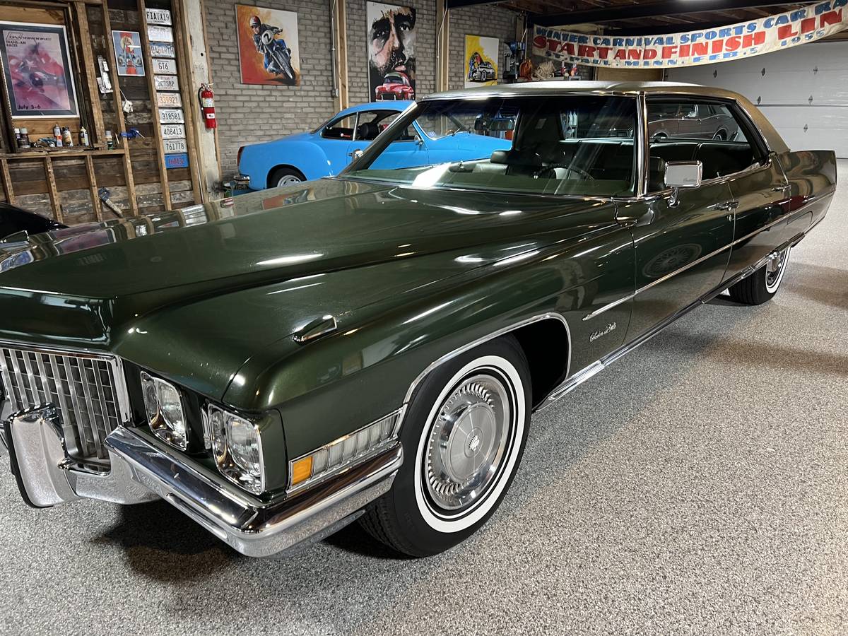 Cadillac-deville-1971-green