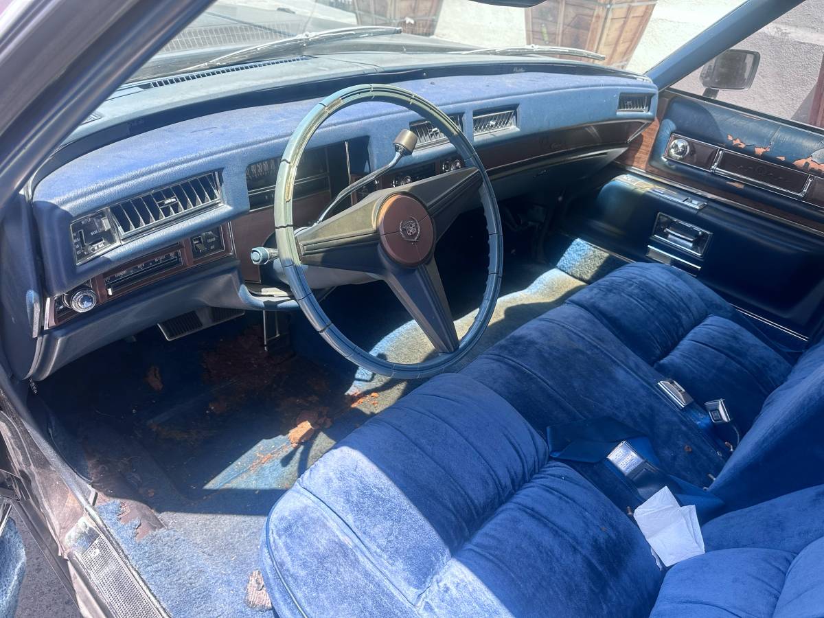 Cadillac-deville-1975-black-15