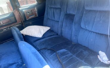 Cadillac-deville-1975-black-16