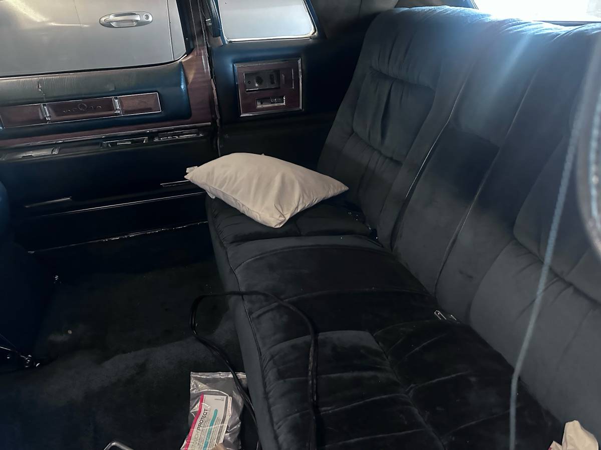 Cadillac-deville-1975-black-5