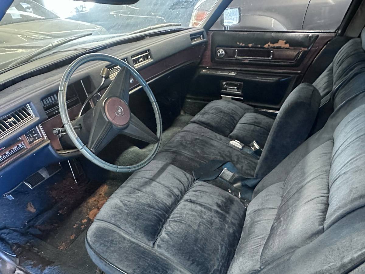 Cadillac-deville-1975-black-7