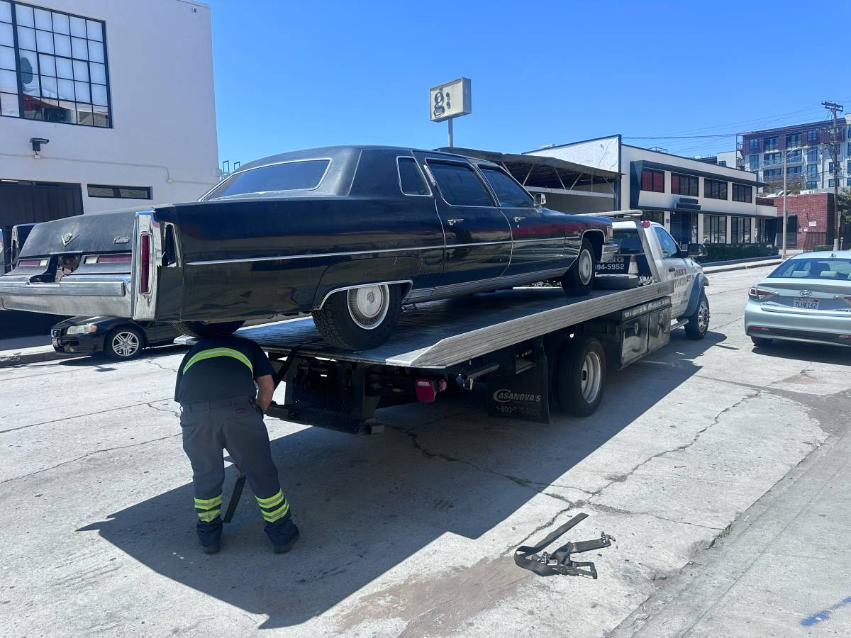 Cadillac-deville-1975-black-9