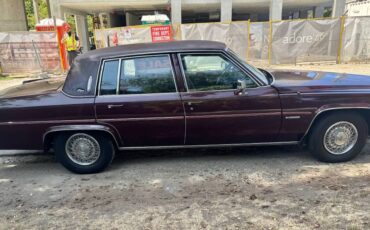 Cadillac-deville-1981-custom-1