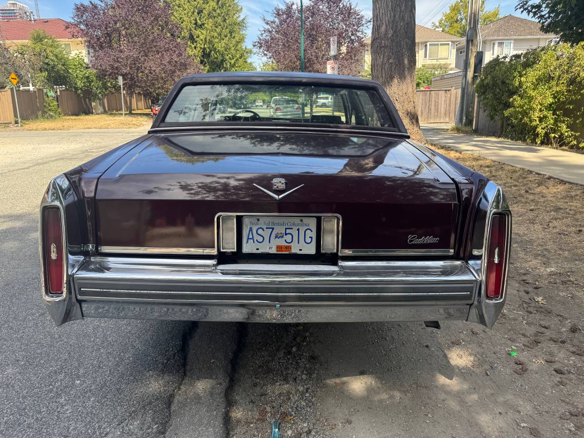 Cadillac-deville-1981-custom-7