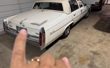 Cadillac-deville-1981-white-1