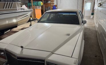 Cadillac-deville-1981-white