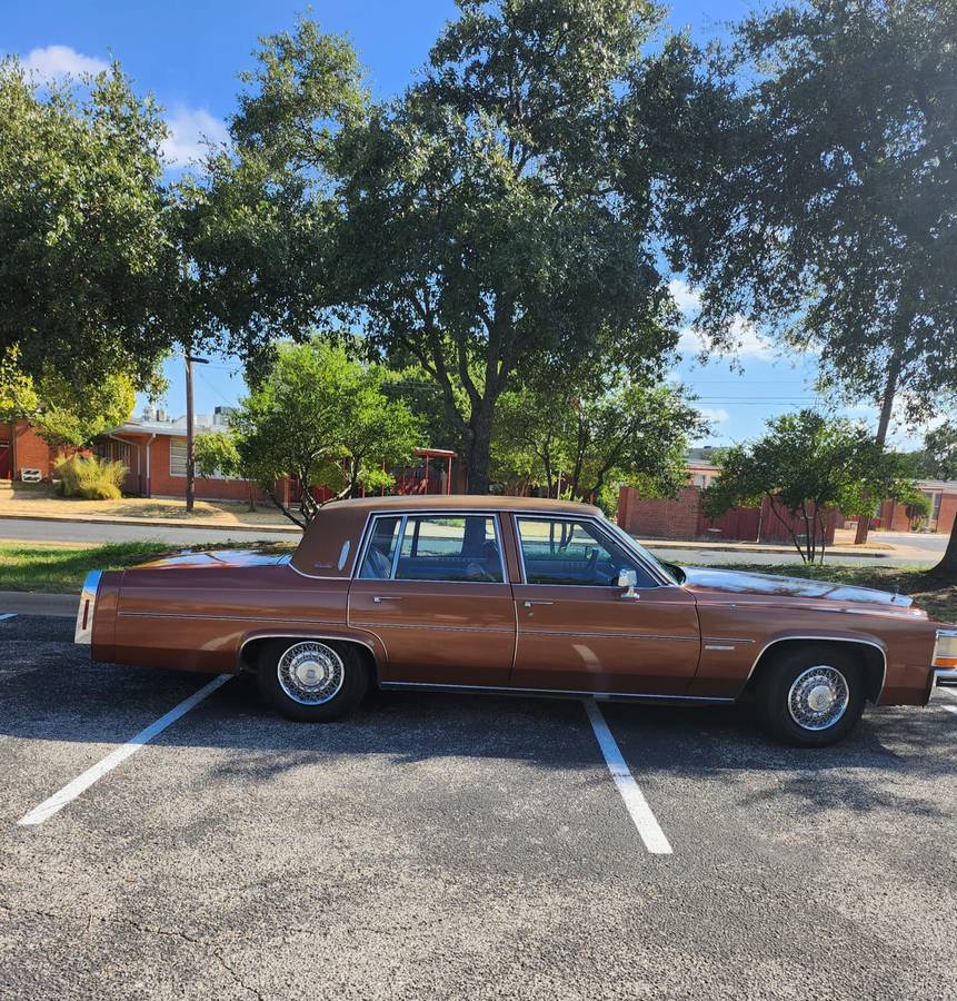 Cadillac-deville-1983-2
