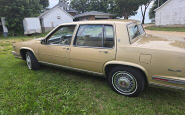 Cadillac-deville-1986-custom-1