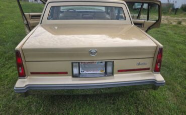 Cadillac-deville-1986-custom-11