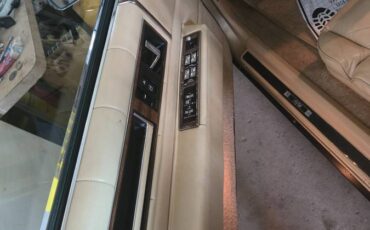 Cadillac-deville-1986-custom-15