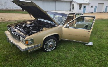 Cadillac-deville-1986-custom-6
