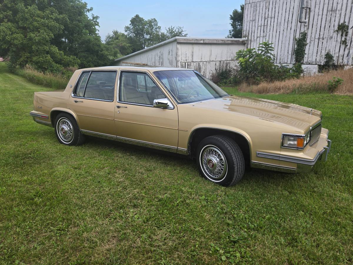 Cadillac-deville-1986-custom