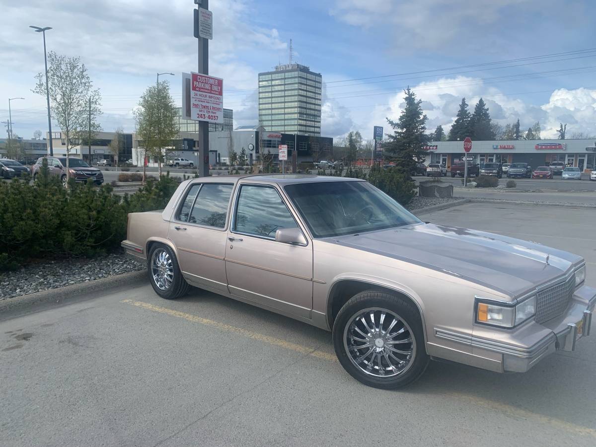Cadillac-deville-1988-brown-3