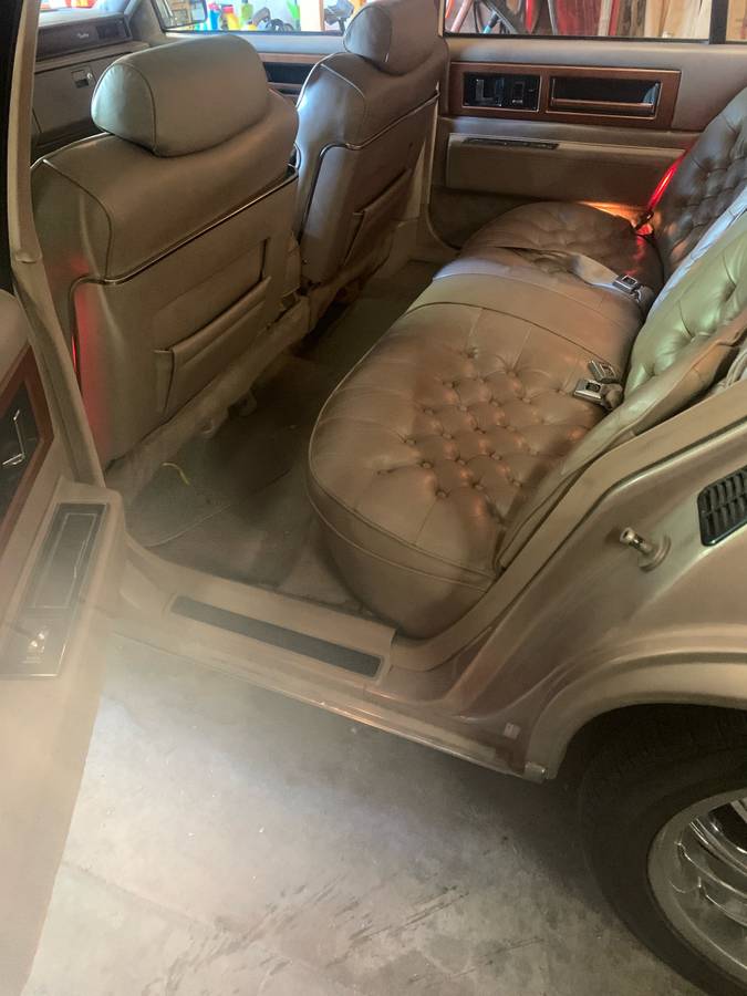Cadillac-deville-1988-brown-6