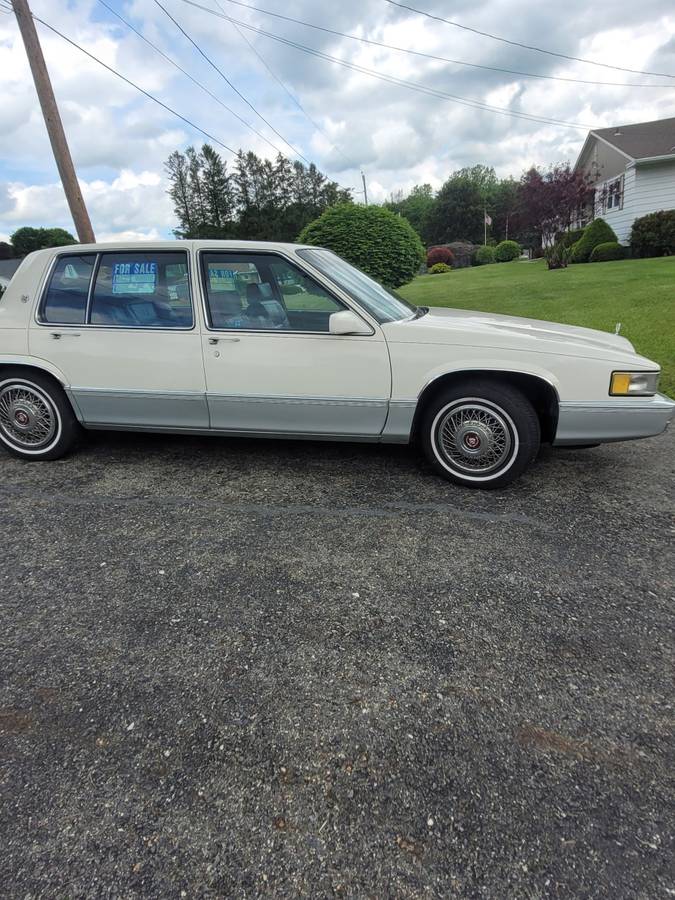 Cadillac-deville-1989-white-1