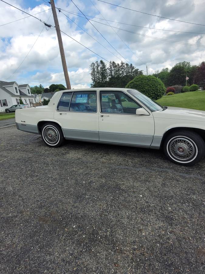 Cadillac-deville-1989-white-4