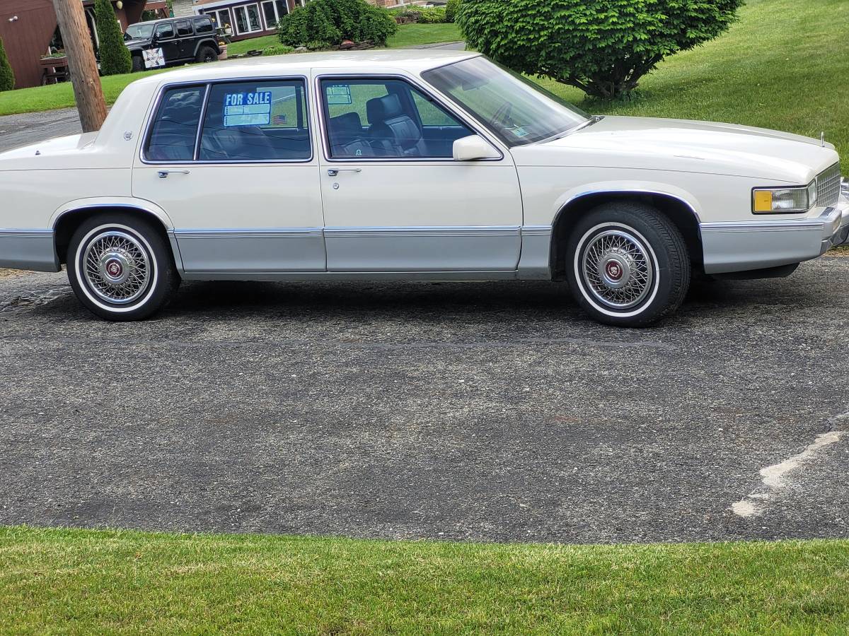 Cadillac-deville-1989-white-8