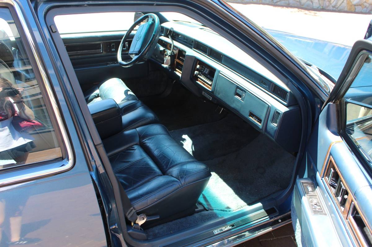 Cadillac-deville-1990-blue-4
